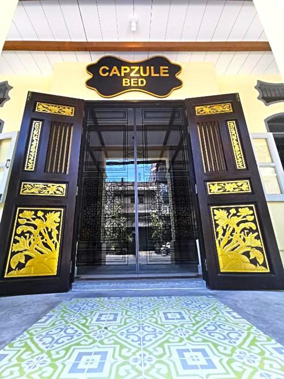Capzule Bed Phuket Hostel Exterior photo