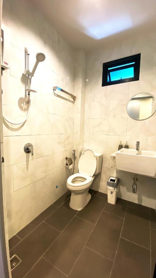 Capzule Bed Phuket Hostel Exterior photo